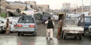 В Афганистане полицейские прокалывают шины, чтобы удержать воров